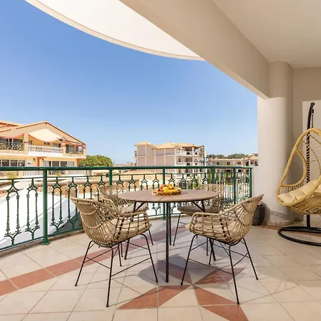 Koukos Loft Apart-hotel